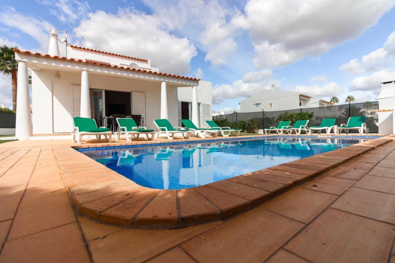 Villa 300m from Beach Albufeira Exteriör bild